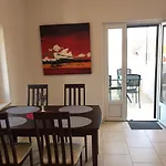 شقة Nikola M بول