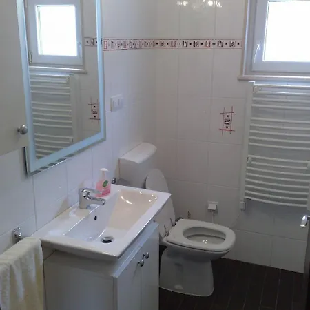 Nikola M Apartamento Bol